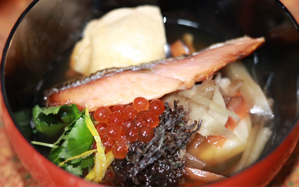 村上塩引き雑煮 ~岩船麩を添えて~